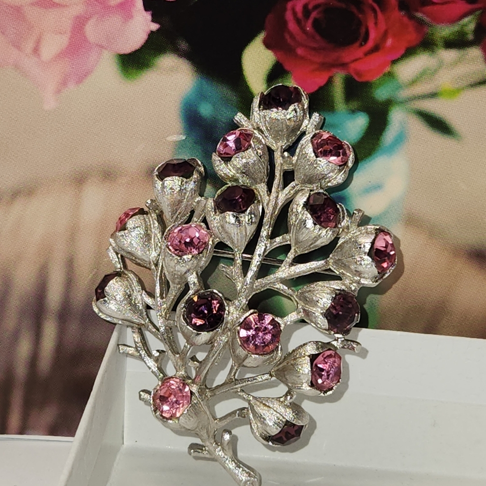 #2428, SIGNED SARAH CIOVENTRY, PURPLE, PINK RHINESTONES, ISTERIA BROOCH.